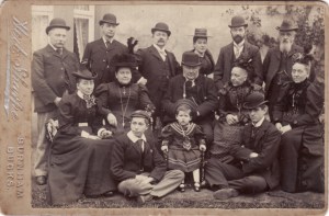 Wells Family. Joseph Wells seated in centre, Hannah Wells seated far left